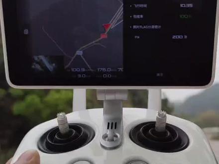 大疆P4R为了怕图传信号丢失,向着飞行器的方向移动是正确的做法。#P4R