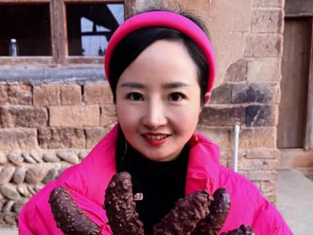 八零后三个孩子的宝妈,在家花了30块钱买了10斤香蕉,做成巧克力脆皮香蕉,拿到街上去摆摊,把它卖完,看看能挣多少钱#摆摊#摆摊创业 #三农#抖音美食推荐官 #我的摆摊日记