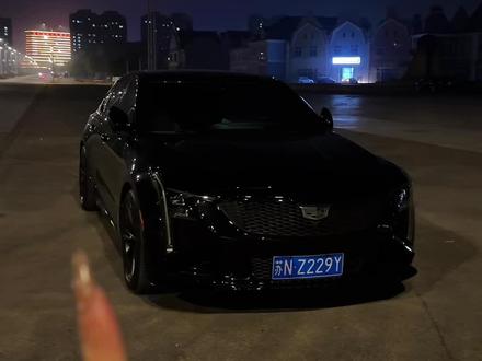 请欣赏25款ct5城市运动版夜晚灯光秀 这是你想要的上车仪式感吗?#凯迪拉克 #凯迪拉克ct5 #仪式感 #灯光秀