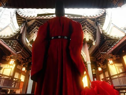 “听说今年的新科状元娶了位俏姑娘”