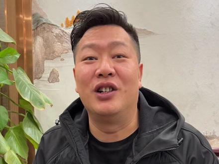 廖和宾和老廖一起从广西过来了。廖和宾从家里带了些东西,原本答应亲自去接他们的,但孩子们开学了我走不开,于是得重新安排人去,现在打个电话说一下。