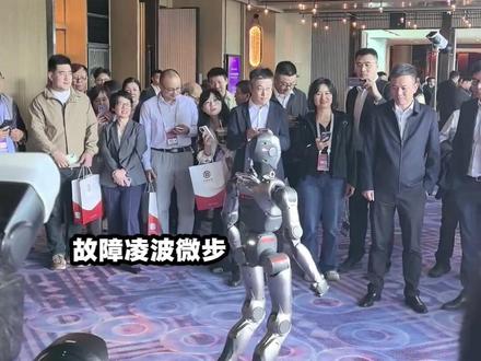 从磕磕绊绊到接受德国总理访问,这是中国机器人来时的路。 #宇树机器人 #德国总理访华 #春晚机器人 #人形机器人 #工业强国