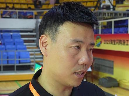 “浙BA”宁波队首次亮相 宁波赛区明星对抗赛激情开赛
(记者:朱帅 张雪午)
今晚“浙BA”宁波赛区明星对抗赛开赛,同时也是宁波队首次亮相,宁波队主教练表示仍需时间磨合队伍。