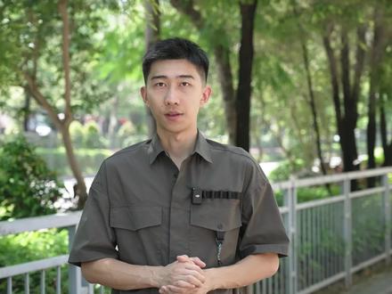 民兵连究竟在哪?民兵连里有什么?一起走进龙岗区龙岗街道平南社区民兵连看一看。最新军事科技,这里最先体会;单兵作战装备一应俱全;各大军种知识科普清晰明了;还是退役军人的温馨港湾……想更多了解军事知识的军迷们,一定不要错过这个周末打卡好去处!