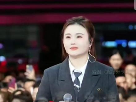 #奉节 #索图大舞台 #贵州小英子 的师傅抖音界真正实力大咖#贵阳二小姐 来到了大舞台,这歌声太甜了,#米嘉
