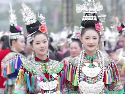 不入侗家门,怎知侗家情,在外的游子们快回来过年吧#纹映相逢黔叙非遗#贵州限定侗纹刺绣系列周边 #霸王茶姬贵州 #侗家姑娘 #民族特色民族文化