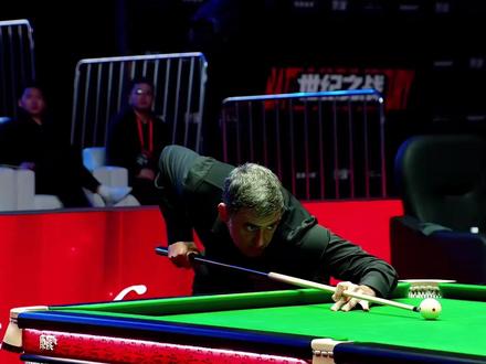 火箭打中八怎么样?离谱准度快速炸清,高难度清台太帅了! #斯诺克 #中式八球 #奥沙利文 #楚秉杰 #炸清