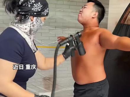 健美比赛混入一个“小胖子”,身高1米65,体重175斤,当事人:做健身行业9年,控制不住饮食 来源:杭州日报