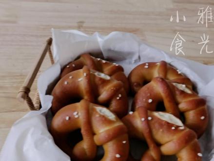 无油低糖免发酵的碱水面包,操作简单,零失败