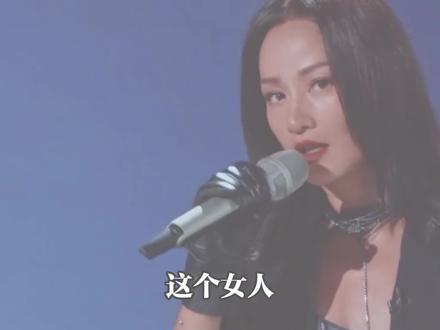 她力压谢娜是影视歌模主全能艺人,凭模仿费翔惊艳全场,成无数90后的青春女神#瞿颖 #音乐 #谢娜 #人物故事 #加速度