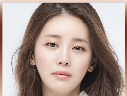 女人晕倒醒来后,竟然通灵了,性格也温驯起来,第三季就大结局了。接下来更新本剧另一条感情线。