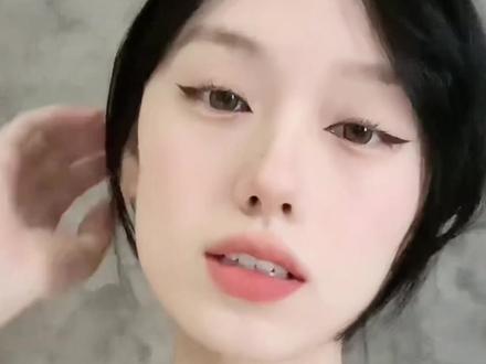 各花入各眼,是非只在人心罢了