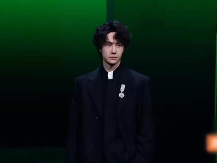 内娱下班最快的明星!王一博这波操作笑疯全网#娱乐圈