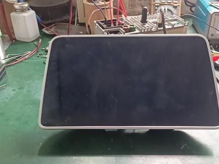 北汽新能源EU5中控导航黑屏不开机通病,一般换掉这个元件就可以 #芯片级维修 #功放维修 #车载导航