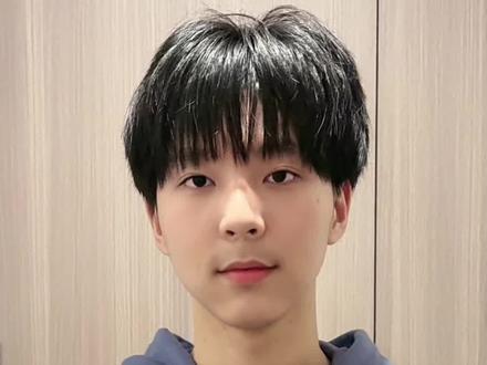 阿薪日常:求了妈妈好久才同意和我一起拍转场!#记录真实生活 #转场 #浴室dj #手势舞 #亲子互动