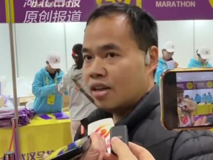 “汉马”倒数第一的逆袭!2024汉马“关门选手”夺得2026汉马领物第一名!(记者:马明玉、蔡毅 剪辑:胡雨薇 编发:王希)