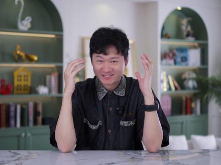 博主必冲!OsmoPocket4曝光5大升级,这几点改到心坎 网传OsmoPocket4可能有5大升级:屏幕变大到480×800分辨率、800尼特亮度,户外看屏调构图更清晰;云台角度拓宽,能做更夸张运镜不怕限位;分辨率从4K提到5.4K,搭配2.0大光圈,暗部细节和色彩还原更好,还支持240帧慢动作,拍vlog像电影;人物跟踪优化,拍跑步的人或宠物时锁定更准;电池容量或提升到1300毫安时,续航更长,这些升级要是真的,不少博主和摄影爱好者估计会冲!
#OsmoPocket #vlog神器 #摄影黑科技 #数码新品 #手持云台