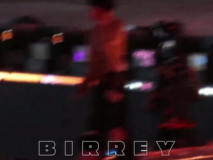 #左奇函 251226 DAY1—《大舌头》左奇函非专业直拍
忽略我的乱七八糟尖叫食用,然后主包今日顺利开出对面咯~#TF家族新年音乐会