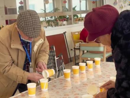 100个游戏不重复之《送小球回家》 #上钢养护院 #游戏#欢乐时光