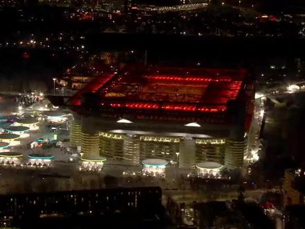 圣火首次在米兰与科尔蒂纳双城同步点燃!意式浪漫与冰雪激情在此交融,中国健儿已踏上征程。关注新华网,直击赛场每一个巅峰瞬间!#冬奥会 #米兰2026