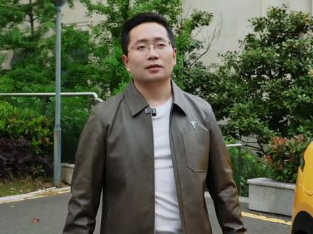 全新深蓝S07华为乾崑激光版来了,这次我们升级了激光雷达、全新WEWA架构,硬件架构双升级,识别更远、跟车更稳、泊车更准,不为炫技,只为加速推进普及全民智能辅助驾驶。明天晚上20:00我们会直播实测这套系统的表现,敬请期待!#深蓝汽车 #邓工说车 #来说说你想要的好智驾