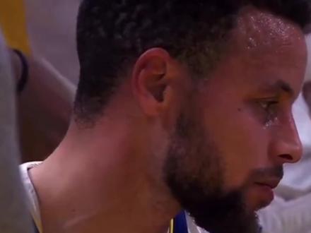 连进名人堂的概率也会被不尊重库里比保罗少0.1。身价将会超十亿 #篮球 #库里接近与安德玛终身合同