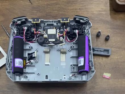 大疆rc带屏遥控器评测,拆开看看内部用料,了解真正性能。#dji大疆 #大疆无人机 #大疆air2s #mini3pro #大疆御3