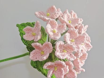 绣球花钩织教程一:花朵及组装,线材使用@苏苏姐家官方旗舰店 四股牛奶棉,颜色66号37号,2.0钩针24号铁丝2号花杆#钩织教程 #手工编织 #绣球花