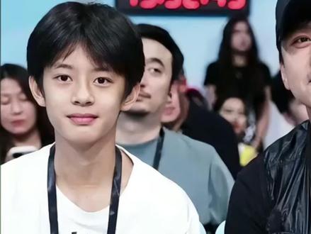 这几位完全是父母长相的翻版
#颜值 #帅哥 #星二代 #邓超 #董洁