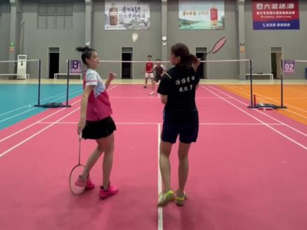羽毛球双打基本轮转➕补位🏸️分享给你的搭档 点赞收藏反复观看 一起进步吧~#羽毛球 #运动女孩 #运动 #因为热爱所以坚持 #热门推荐