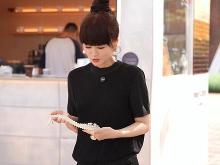 一链凝素月,清辉落颈间。 最契合东方女子温婉典雅的羊脂108珠项链 #原创饰品 #珠宝玉石 #配饰