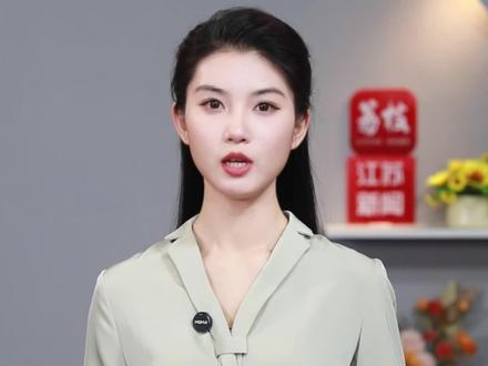 糟粕广告堂而皇之登上公交车:不是蠢,而是坏! 最近,乐山井研县的公交车广告引热议。“贞洁,是女孩最高贵的嫁妆;贞洁,是男孩最高贵的聘礼”“堕胎是断祖先血脉”的标语格外刺眼。出现这种雷人广告,真的是商家愚昧、不懂道理吗?根本不是。这哪里是什么弘扬传统伦理?分明是一场精明的“黑红”算计。这哪里是什么弘扬传统伦理?分明是一场精明的“黑红”算计。要根治乱象,必须打破“低成本试错”幻想,在城市治理上下更大功夫,让违规代价高过收益。城市管理者必须拿出雷霆手段,斩断这条靠贩卖焦虑和糟粕获利的黑色链条。别让一辆车的广告,拉低一座城的文明!