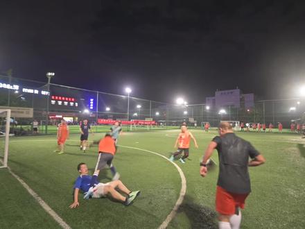 我这球难道是假摔?
#草根足球 #唯有足球不可辜负 #业余足球 #快乐足球 #五人制足球 #足球⚽ #进球 #足球 #足球比赛