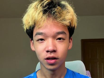 染了一个黄毛 你们觉得怎么样