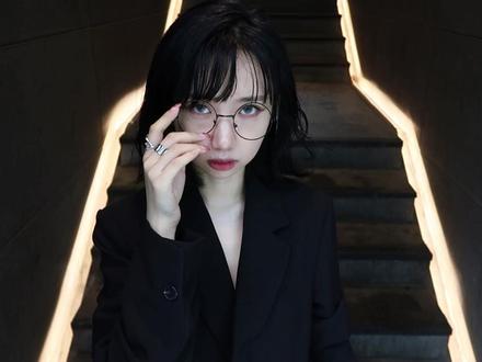 韩国艺人妆造有多牛?李栋旭李洙赫化妆室给我画男妆?打造中性贵气美人还偶遇李洙赫
#素人改造 #韩国 #美妆 #妆前妆后 #vlog十亿流量扶持计划