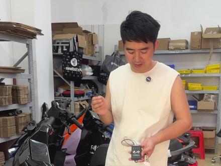 雅迪专用计量模块!无损安装还能蓝牙调? 雅迪星舰/白鲨/全能款适配!顶配MAX版,支持蓝牙小程序调节,三元锂铁锂通用,无损安装不用破线,带充电动画和仪表APP充电提示,质保一年还送安装指导#电岭计量模块 #雅迪白鲨90 #雅迪星舰 #电岭