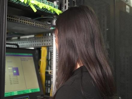 BIOS中硬盘控制器的工作模式AHCI与RAID有什么区别?#服务器#BIOS#硬盘#Linux#运维#数据中心#IT#机房 #系统 #硬件 @DOU+小助手