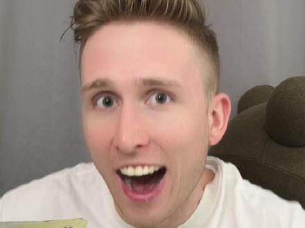 粉丝又让我测奶茶!开心开心!今天测油柑,哪家更好喝?但啥是油柑??#外国人 #美食测评 #奶茶 #外国人吃中国美食