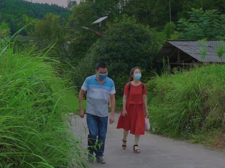 秋子过了焦虑的半个月,终于把月嫂盼来了,后半个月可以轻松了