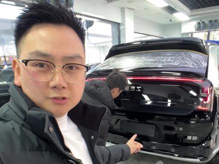 极氪9X的尾灯就是大家都不喜欢,我开处理一下你们觉得怎么样