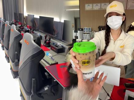 安阳电竞青旅~比网咖舒适~比青旅便宜!
快艾特你的搭子一起来!
新客优惠更多!#安阳 #电竞青旅