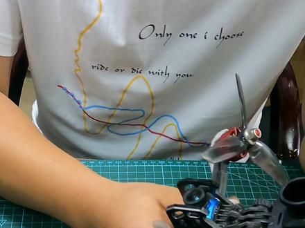 #穿越机fpv 感谢@鹰眼小飞手 官总的小礼物!改天我可以去追云了!🤪