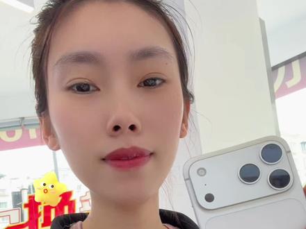 这样操作让你在玩游戏的时候也能看视频,赶紧来试一下吧#用苹果的小姐姐 #苹果手机 #分屏手机 #iphone实用数码技巧