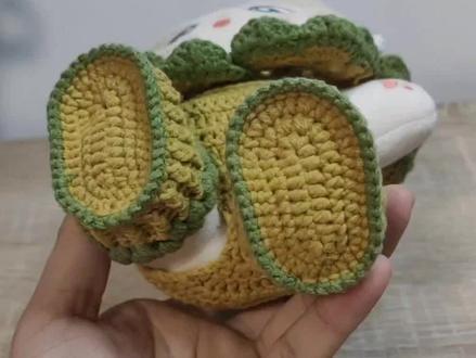 只要你平安,那我希望你爬得更高,站得更远。2.0的钩针/萌四线。#王一博肖战 #棉花娃娃 #钩针教程 #手工娃衣 #钩织鞋子