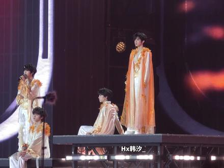tf家族新音day2 张函瑞 王橹杰 陈奕恒 杨博文合唱《黄昏晓》
#tf家族四代 #tf家族新年音乐会 #黄昏晓 #演唱会
