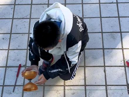 #多彩少年 教你抖空竹入门,#炫舞空竹团黄冠杰 传统文化传承。请大家关注#炫舞空竹团#抖空竹✌️