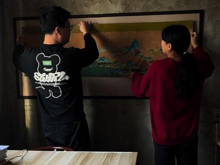 耗时二十三天,千里江山图拼豆装裱完成! 最后一步装裱终于完成了,算是完成这幅画的最后一步,准备挑战下一张!#万物皆可拼豆 #艺术 #拼豆 #千里江山图 #春节手工整活大赛