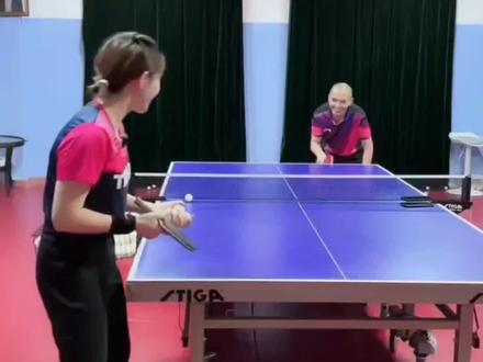现场指导纠正学员怎样才能接好侧上璇球。#乒乓球 #乒乓球教学 #每天学习一点点 #干货分享 #日常训练