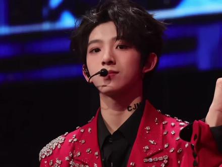 怎么这么乖#陈浚铭#荣耀之战#陈浚铭圣罗兰之花