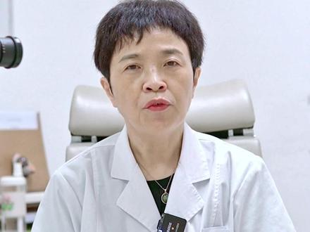 眼睛进了小飞虫,沙子,应该怎么办?#眼睛进了异物 #健康科普 #眼科教授晏晓明 @抖音热点 @抖音小助手